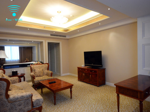 鼎立国际大酒店主图