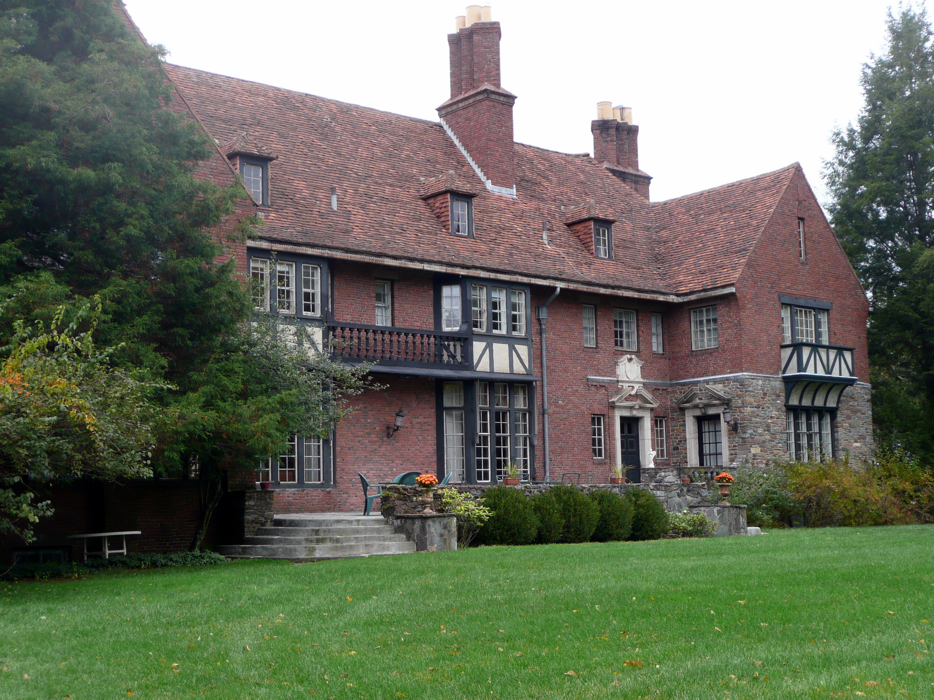 Chimney Crest Manor-官方