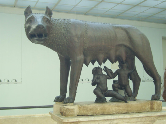 罗马母狼雕像-罗马必去景点