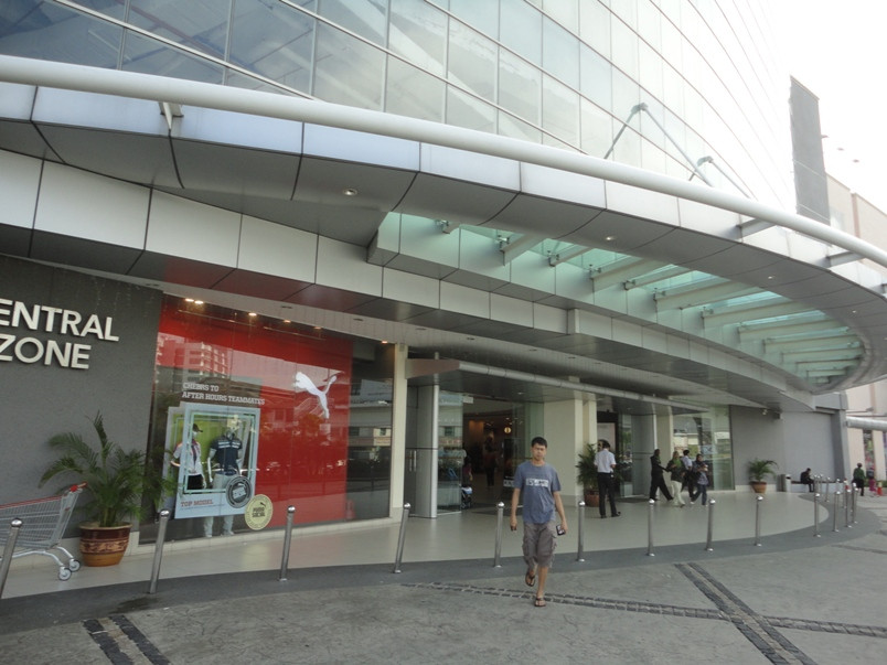 皇后湾广场-峇六拜必去景点