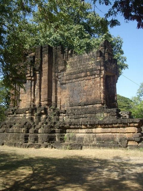 Ta Pha Dean Shrine景点图片