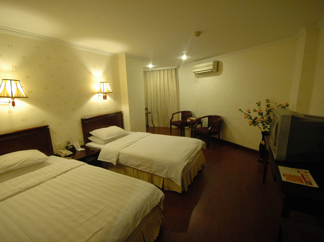 凤凰假日酒店主图