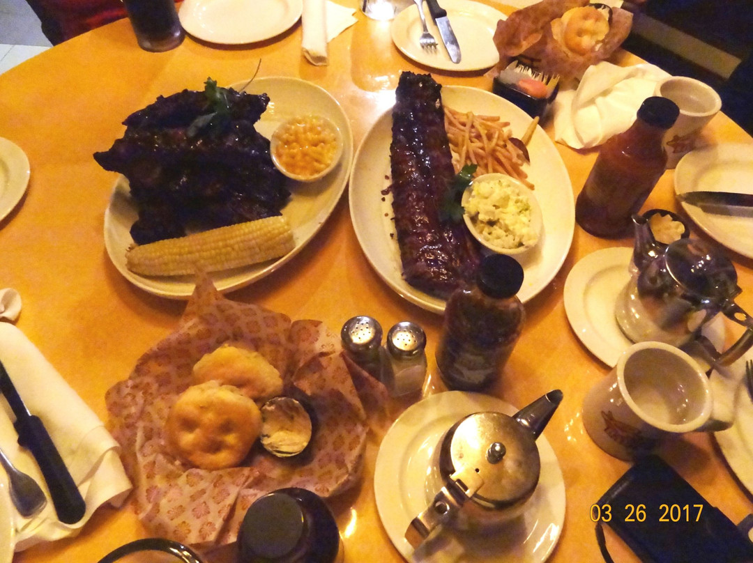 Brea餐馆和美食-Lucille's Smokehouse BBQ