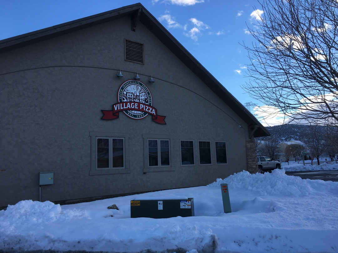 Vernon餐馆和美食-Village Pizza