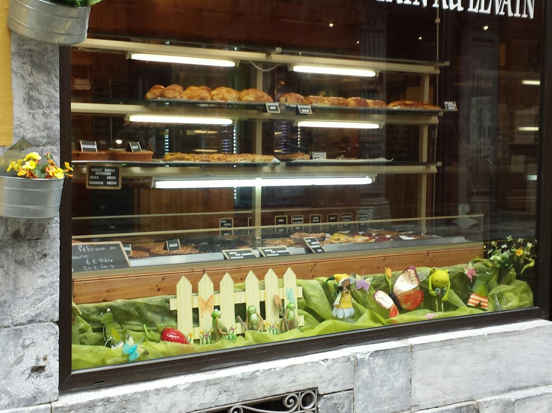 At Patisserie Gillou