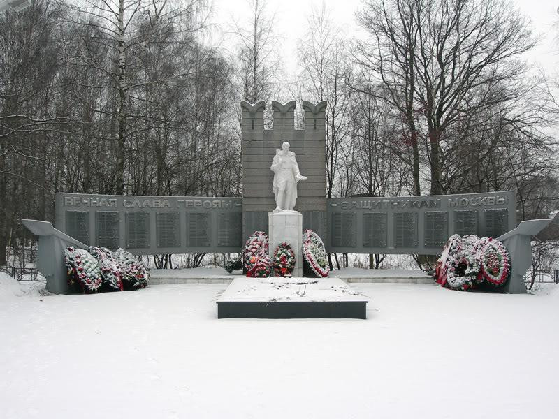 Mass Grave of Soldiers Zvonnitsa景点图片