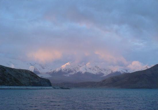 Karakul Lake Tours景点图片