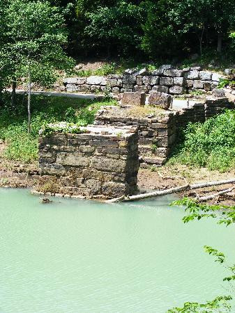 Devil's Den State Park-West Fork必去景点