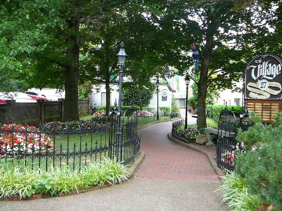 The Village Shops-盖林柏格必去景点