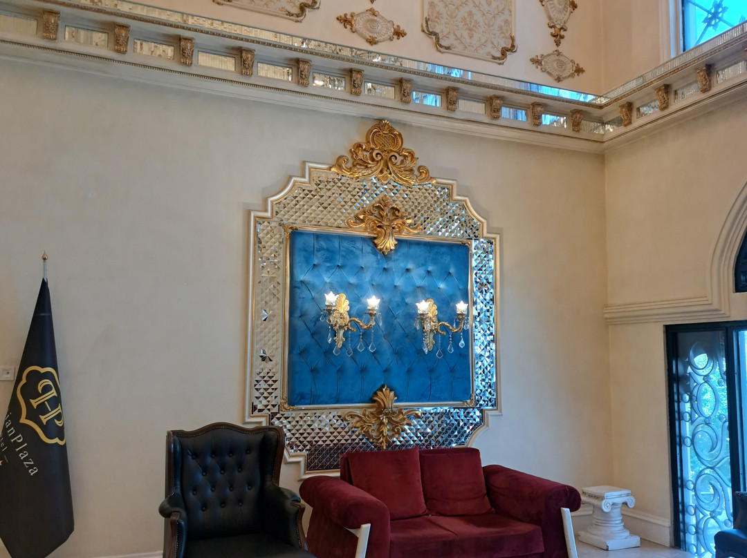 Persian Plaza Hotel主图