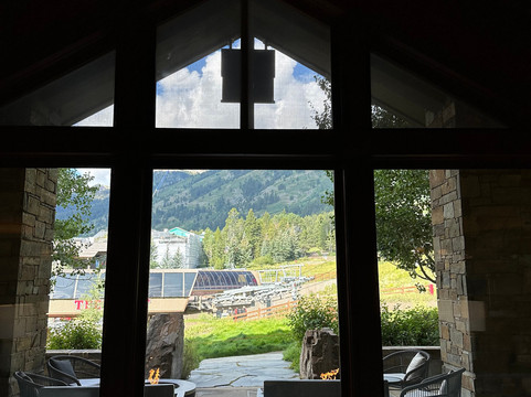 杰克逊霍尔四季度假村酒店主图