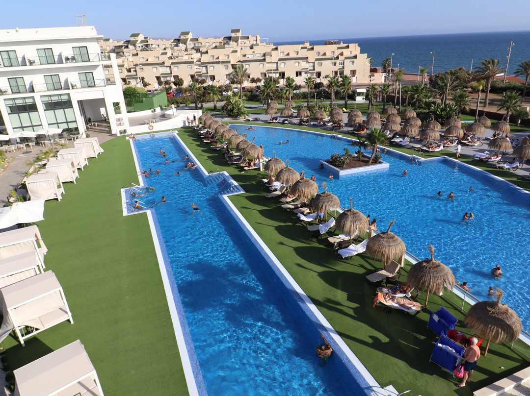 Cabogata Beach Hotel主图