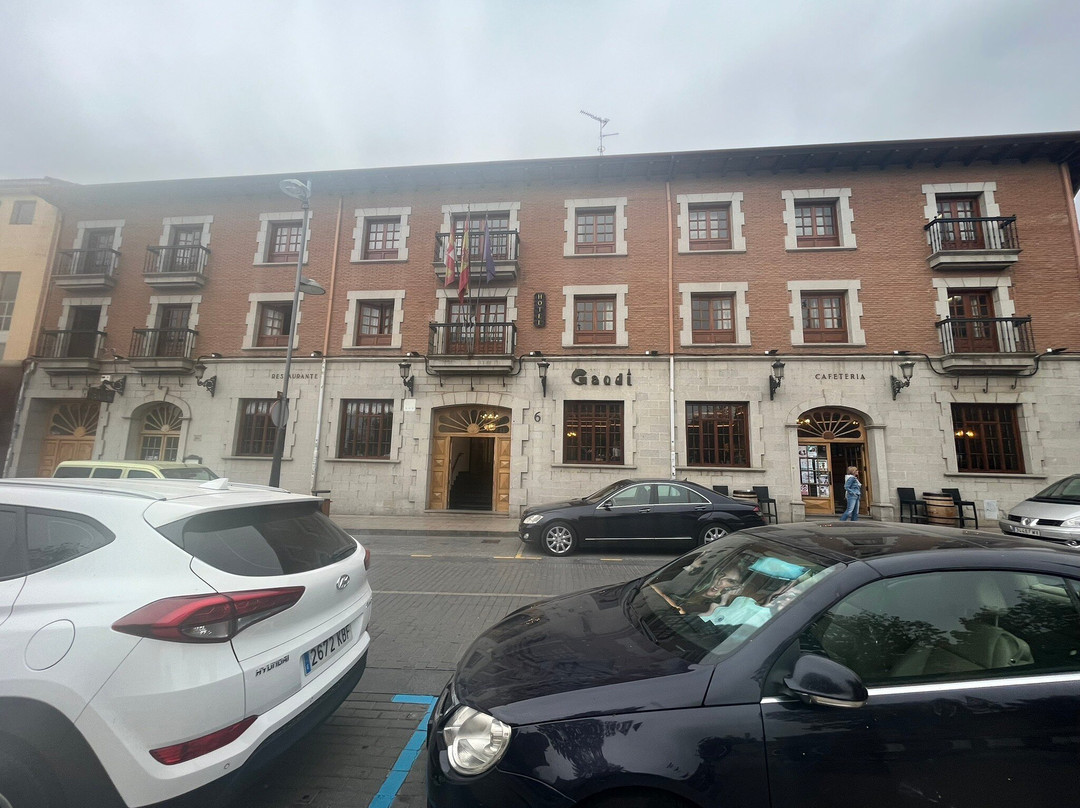 高迪酒店主图