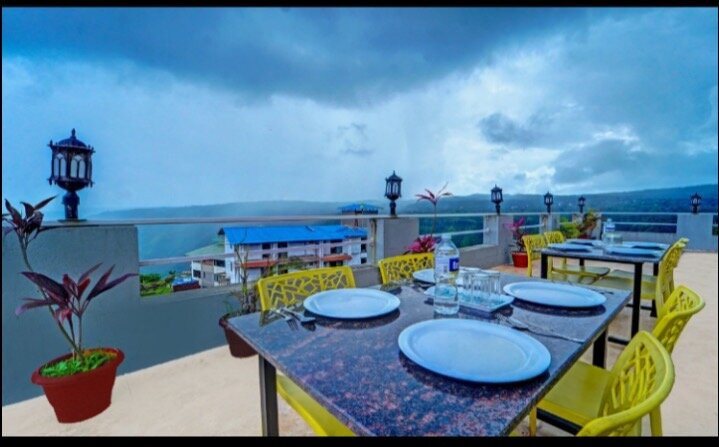 Treebo Kuber Palace With Swimming Pool