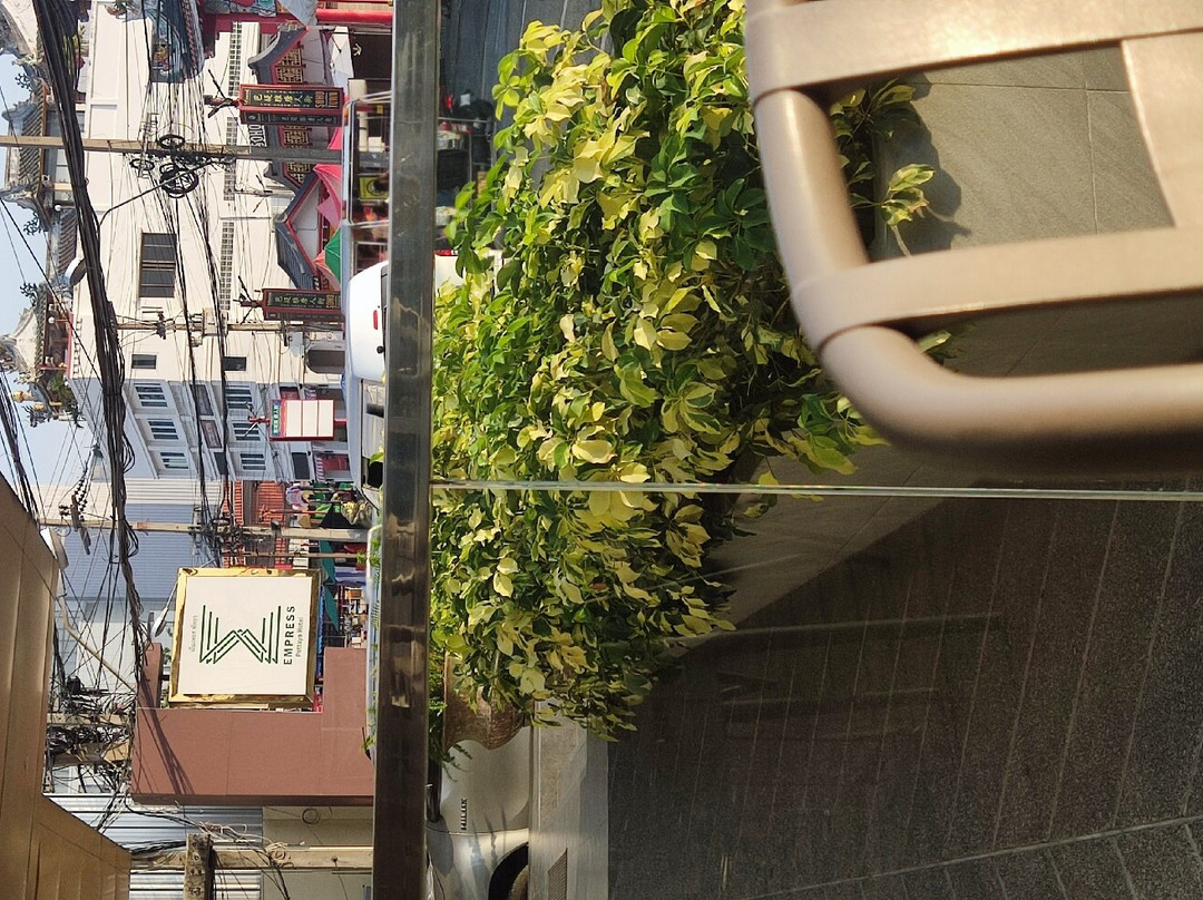 萨拜皇后酒店主图