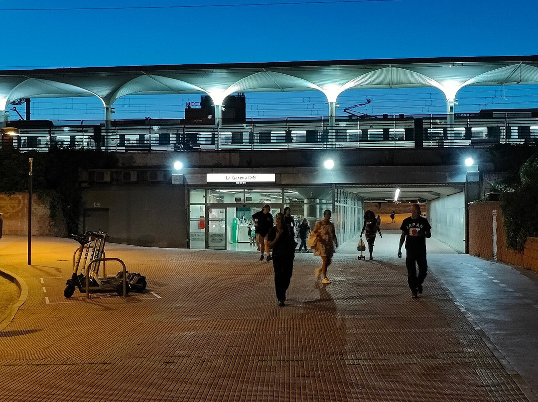 马德里钟楼阿尔卡拉德埃纳雷斯酒店主图