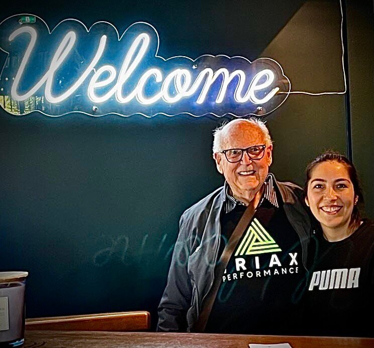 瑟纳罗斯着陆酒店主图