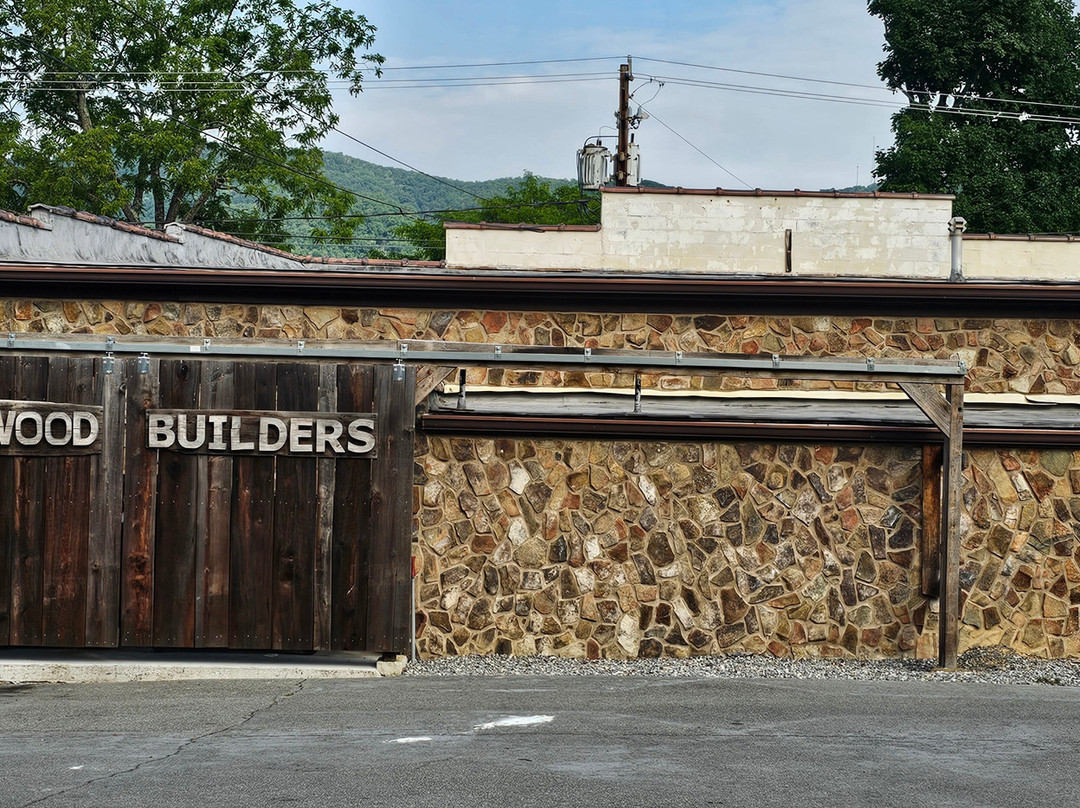 Barnwood Living-White Sulphur Springs必去景点