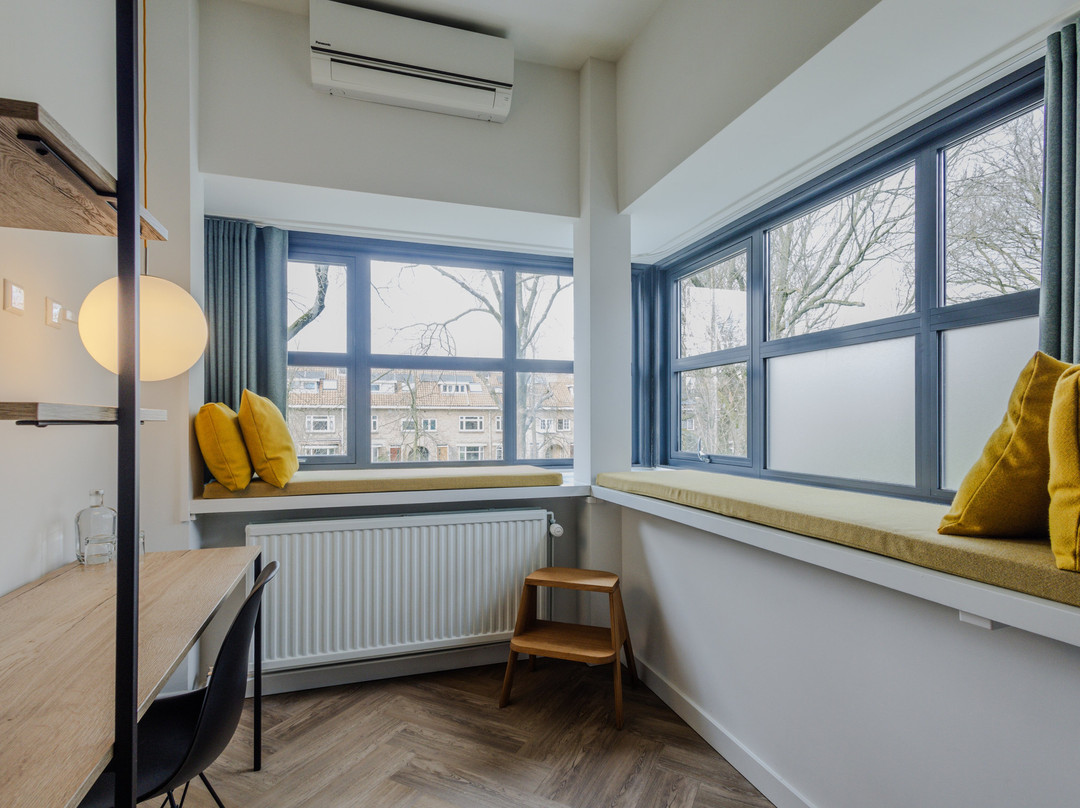 拜德湖酒店主图