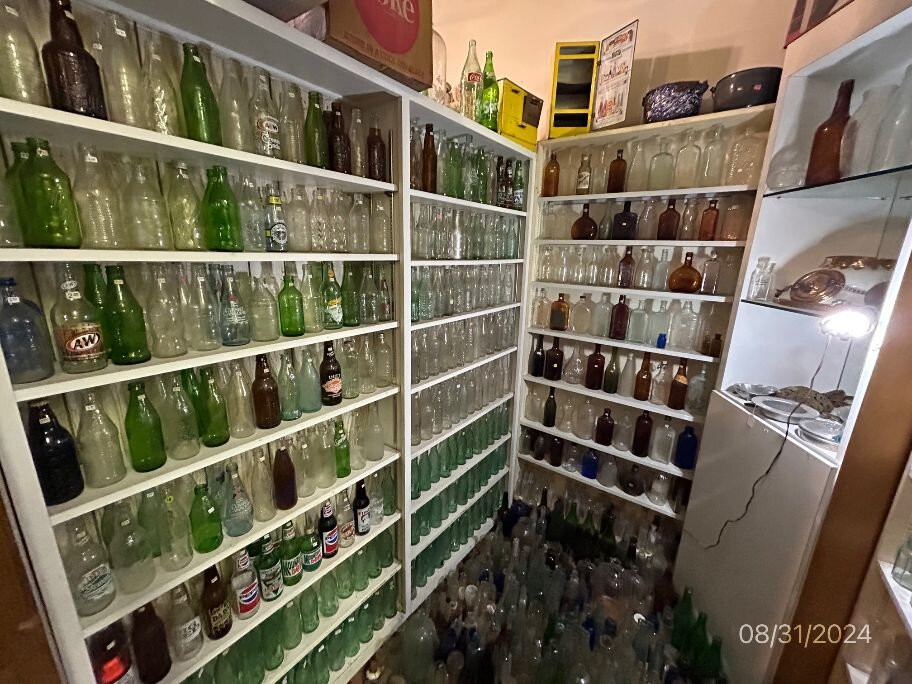 Country Boy Antiques景点图片