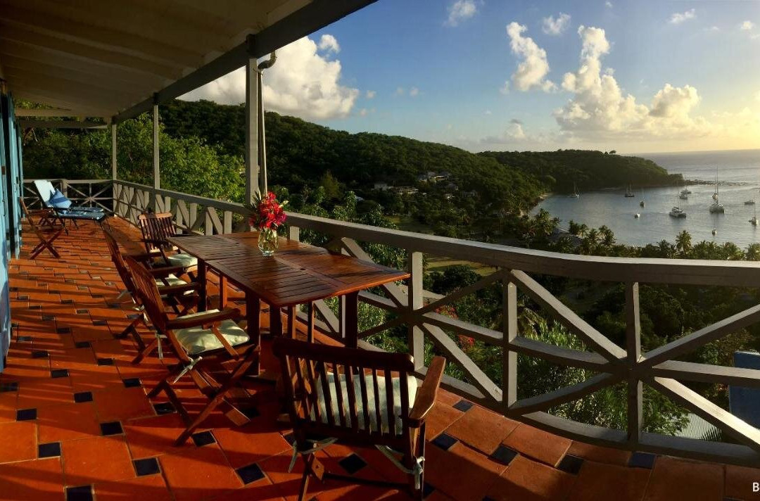 Blue Moon Antigua主图