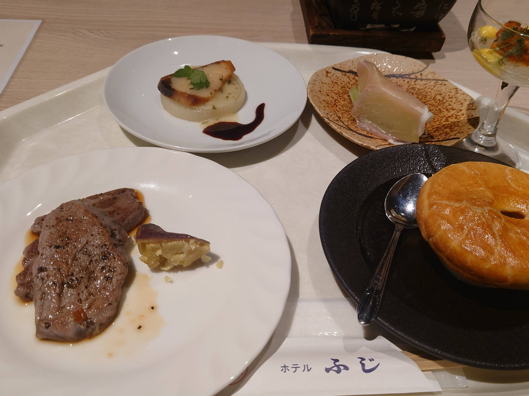 富士酒店主图