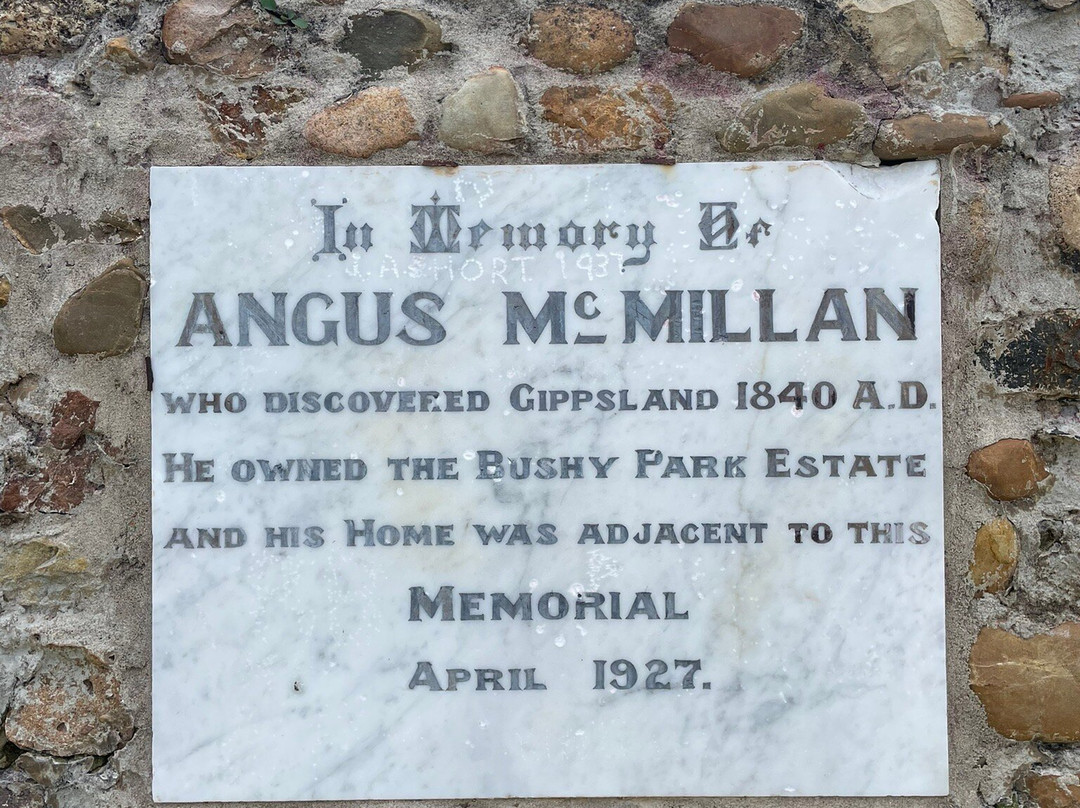 Angus Mcmillan Cairn-Briagolong必去景点
