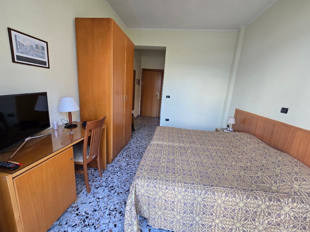 Hotel Holidays主图