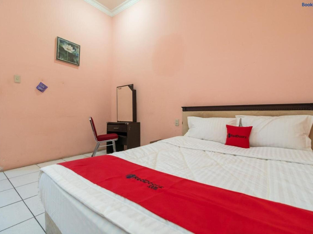 RedDoorz Near Silangit International Airport