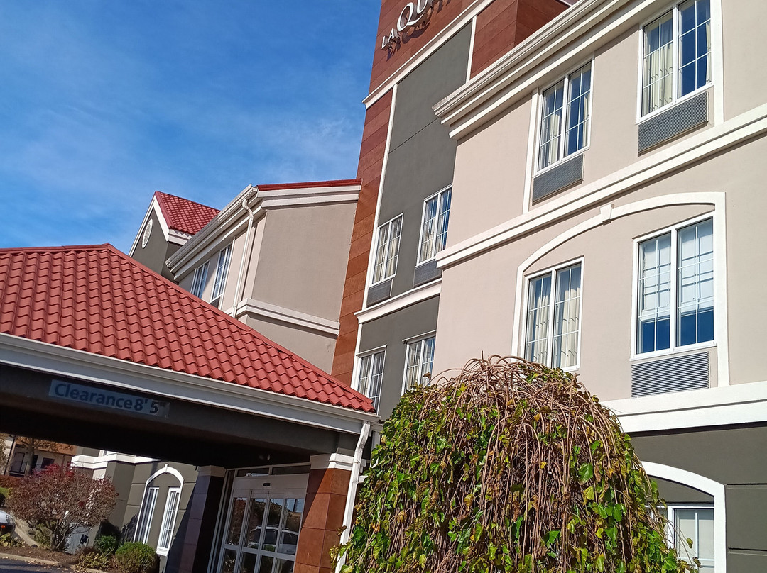 莱克星顿南/汉堡拉金塔旅馆及套房酒店主图