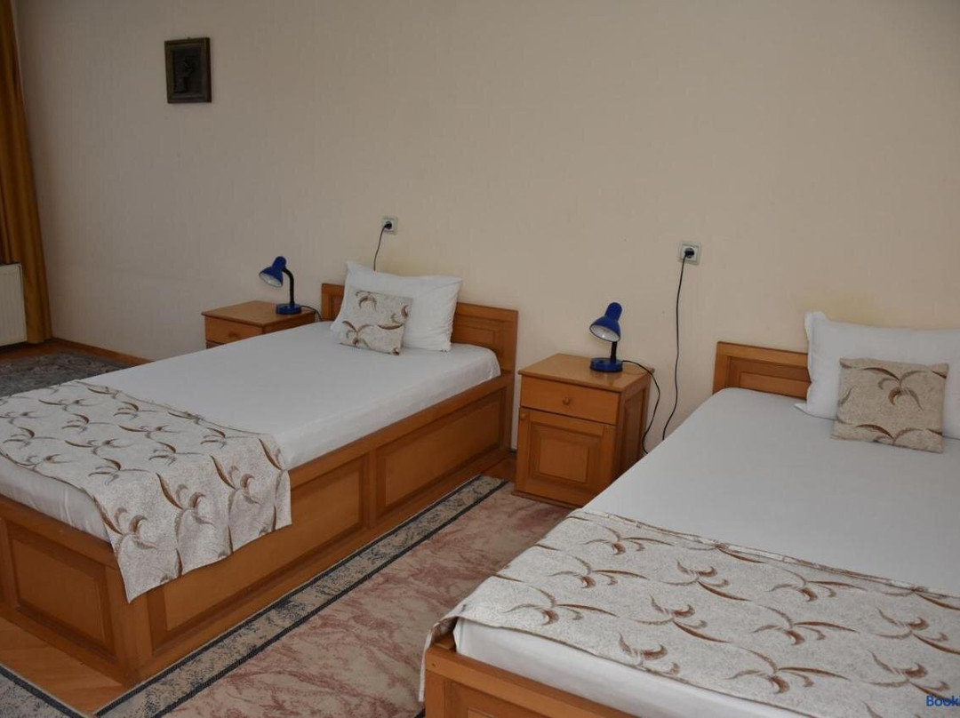 Khotel Sima