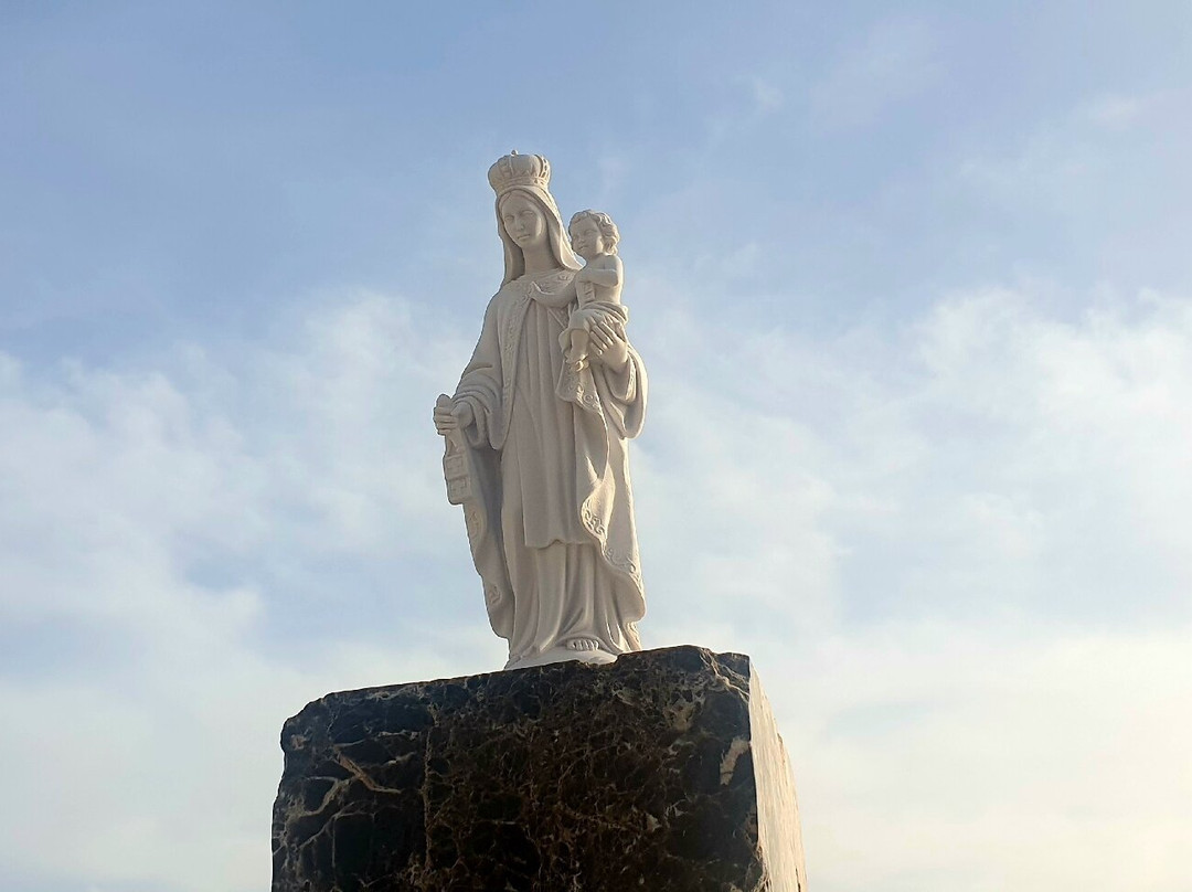 Escultura Vírgen Del Carmen-Los Arenales del Sol必去景点