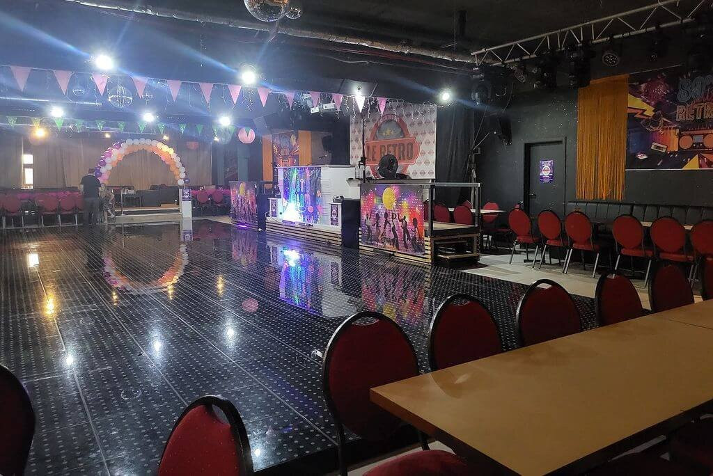 Rétro Discothèque-让布卢必去景点