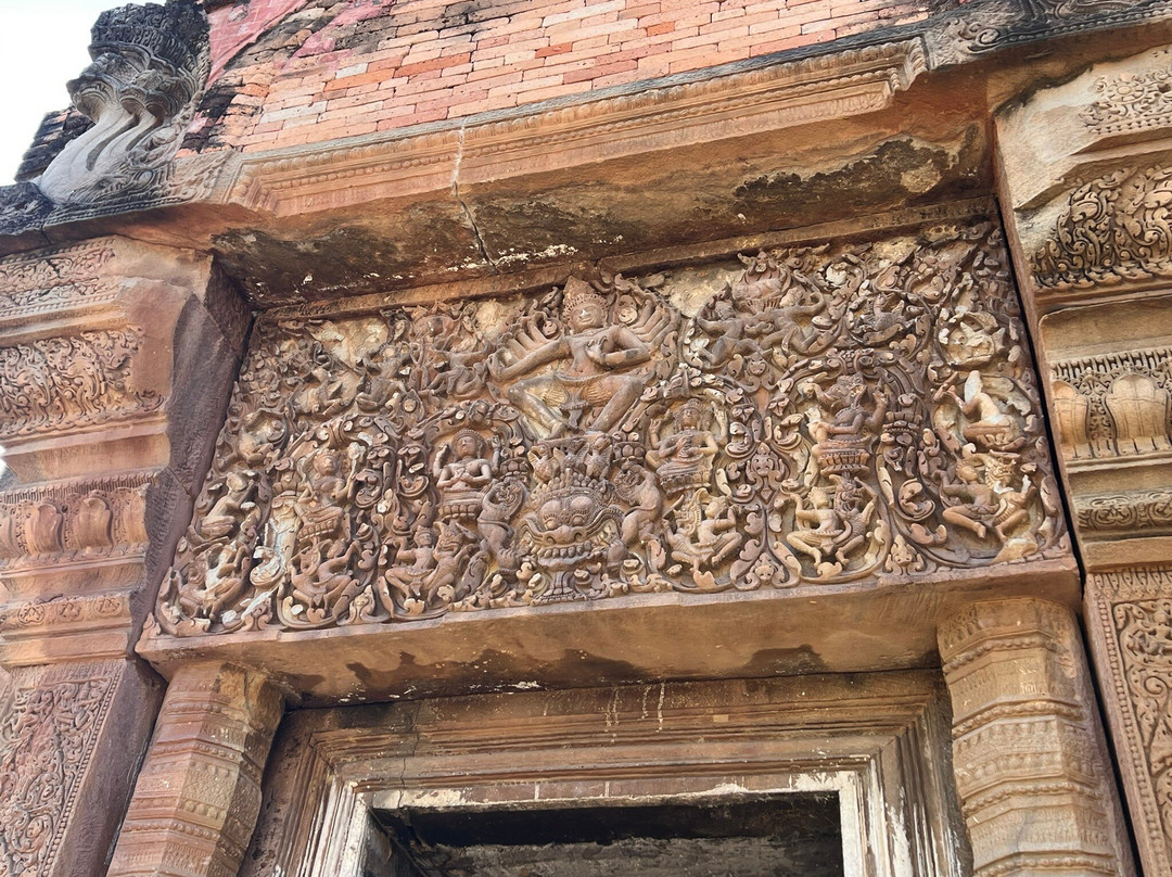 Prasat Si Khoraphum景点图片