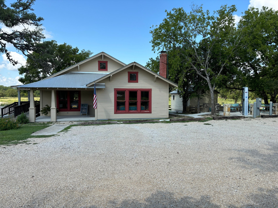 Medina River Oaks Courts主图