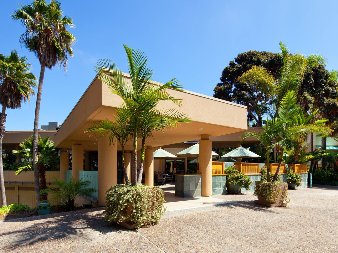 拉霍亚喜来登酒店主图