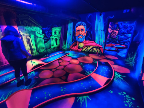3d Black Light Minigolf Ferleiten-Fusch必去景点