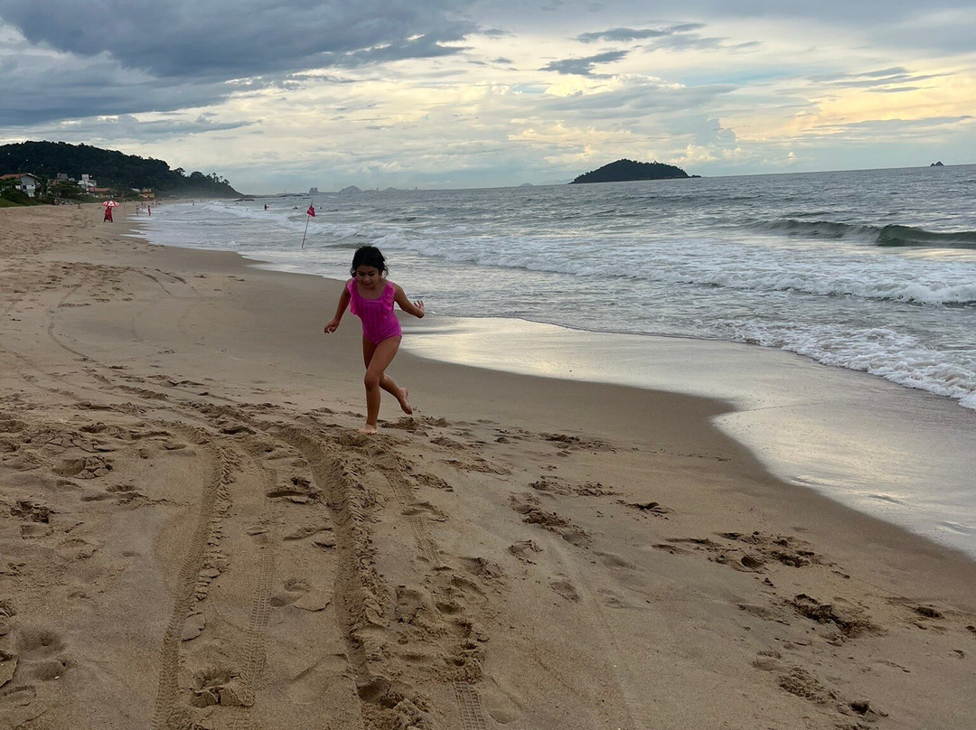 Praia da Armação景点图片