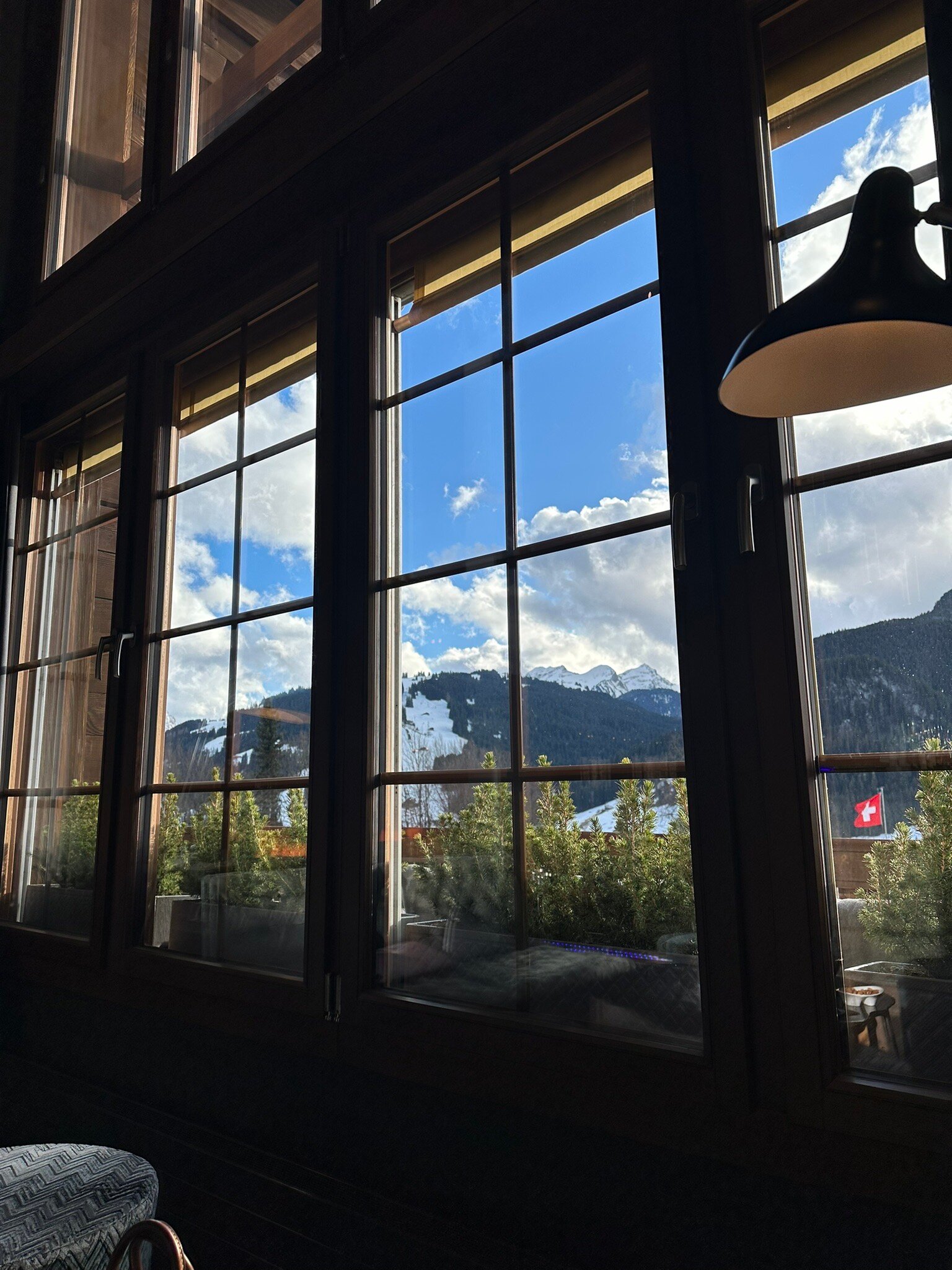 HUUS Gstaad Hotel-官方