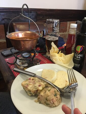 布拉格四季酒店主图