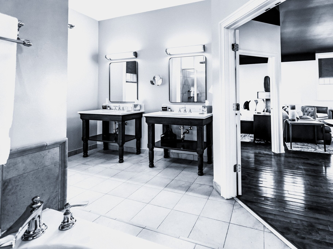 The Delafield Hotel主图