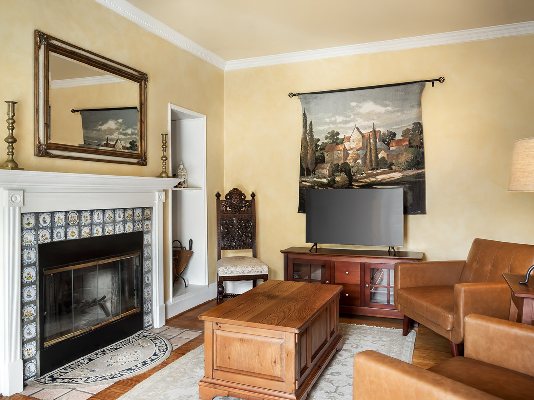 L'auberge Provencale Inn & Restaurant主图