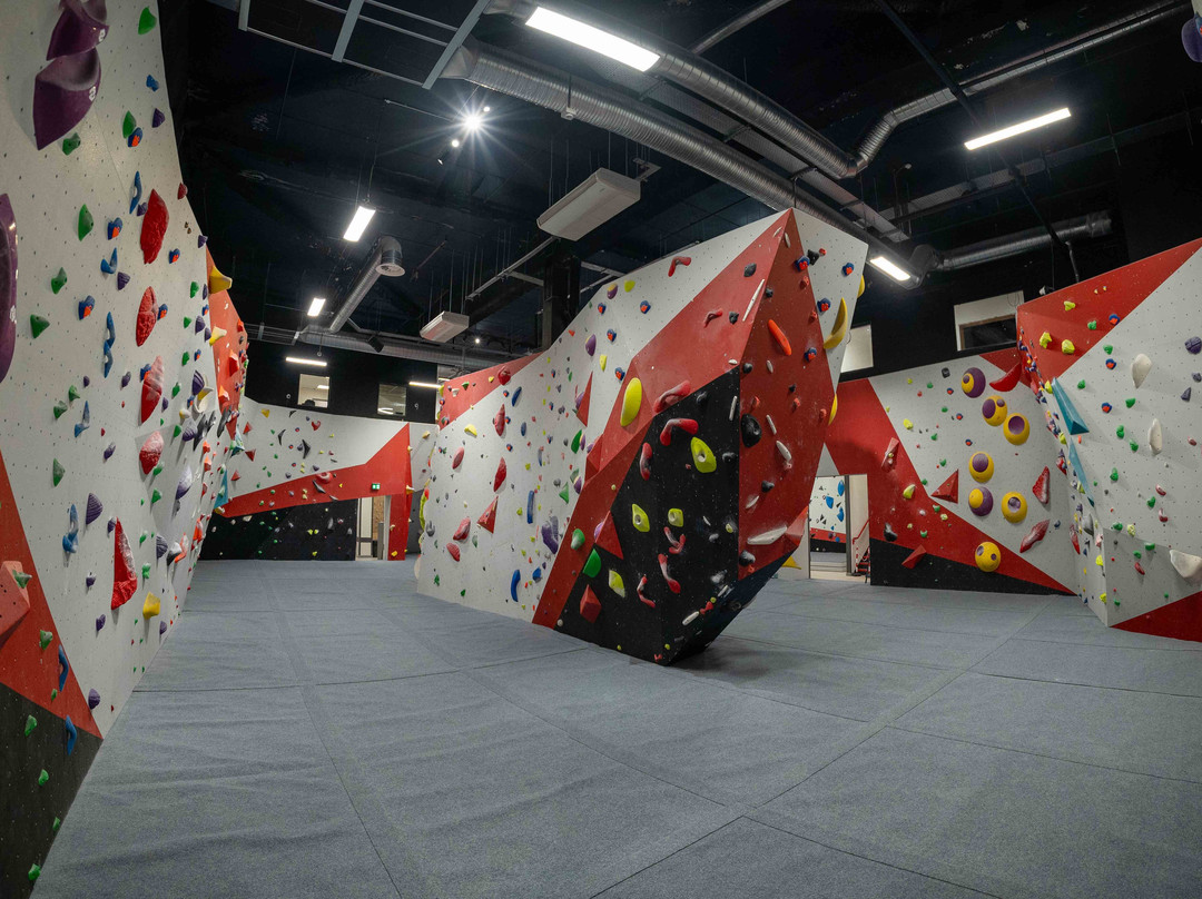 The Pinnacle Bouldering Centre景点图片