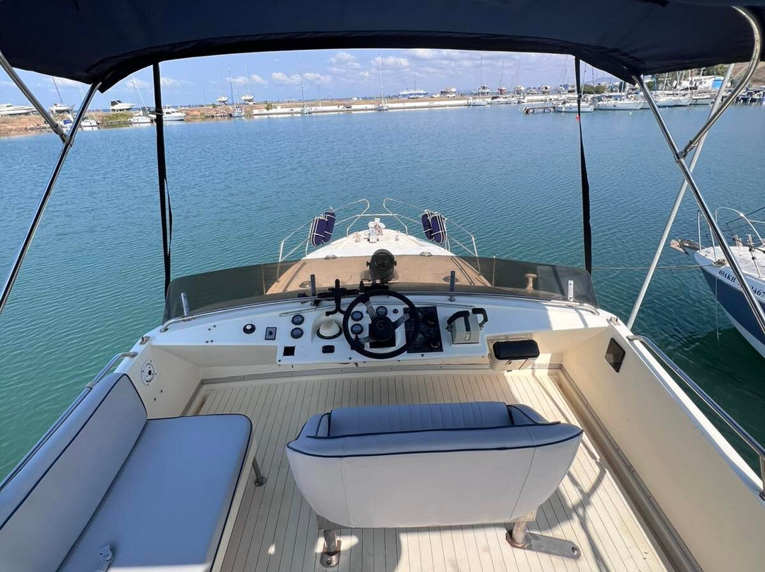 Perseus Sailing Cruises景点图片
