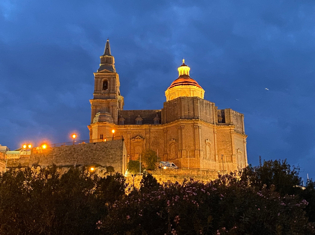 马里哈教区教堂-梅雷赫必去景点