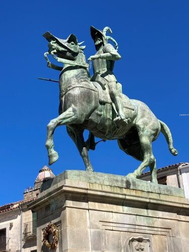 Estatua Ecuestre de Francisco Pizarro-特鲁希略必去景点