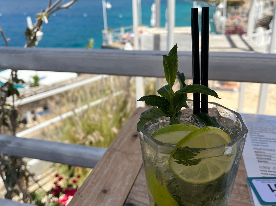 Zest Beach Club景点图片