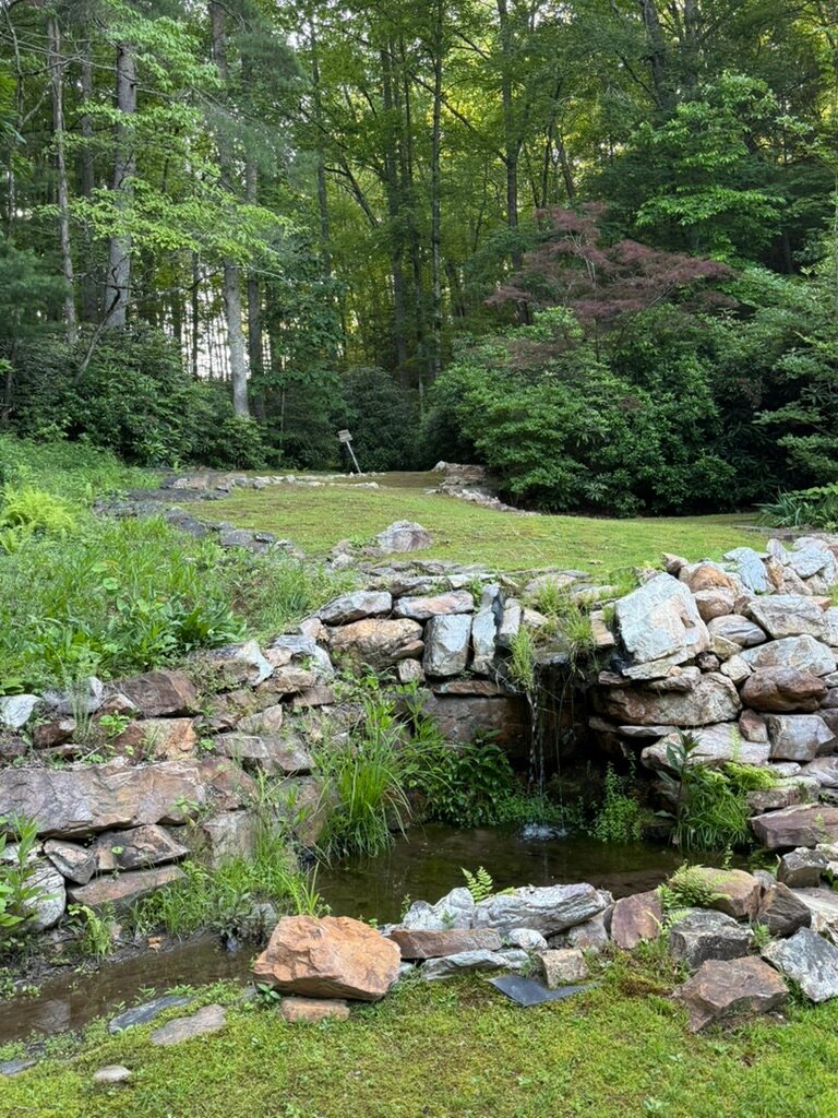 大雾山丘陵地带的Outland小木屋及套房-浴室