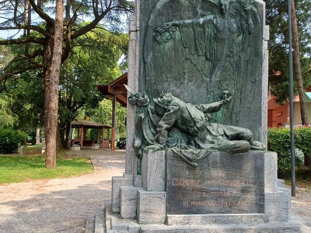 Monumento Ai Caduti-Mandello del Lario必去景点