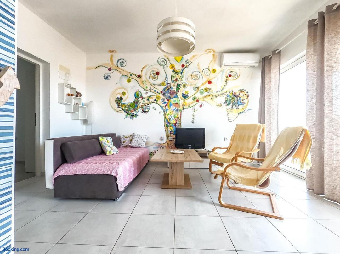Levander House